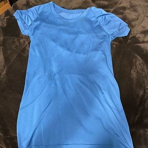 Lululemon shirt size 8